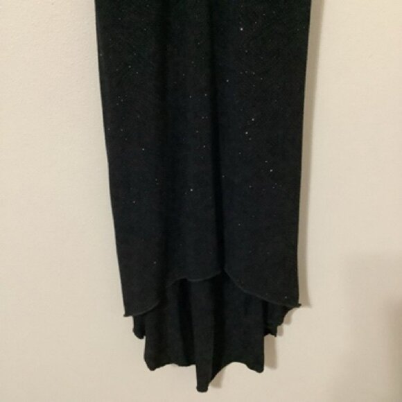 Elegant Black Sleeveless Dress - Picture 6 of 9